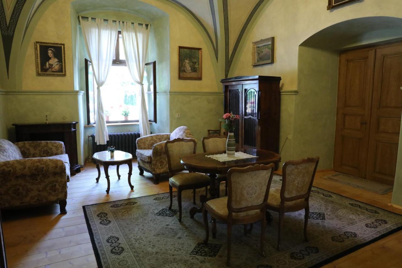 Historicke Apartmany Zelenohorska Posta Nepomuk Ngoại thất bức ảnh